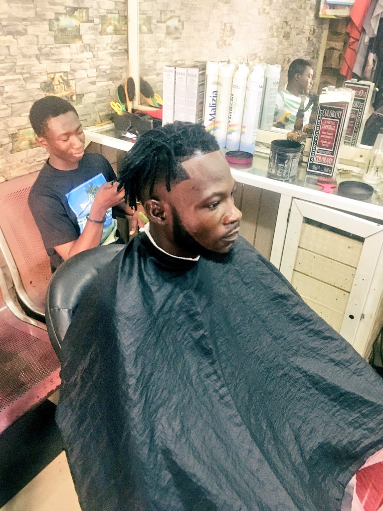 brisco_barber's tweet photo. Evening touch 👌👌with ma man #sumaila
kumerican no 1🖕 ..#1Barber https://t.co/09KH10Z05j