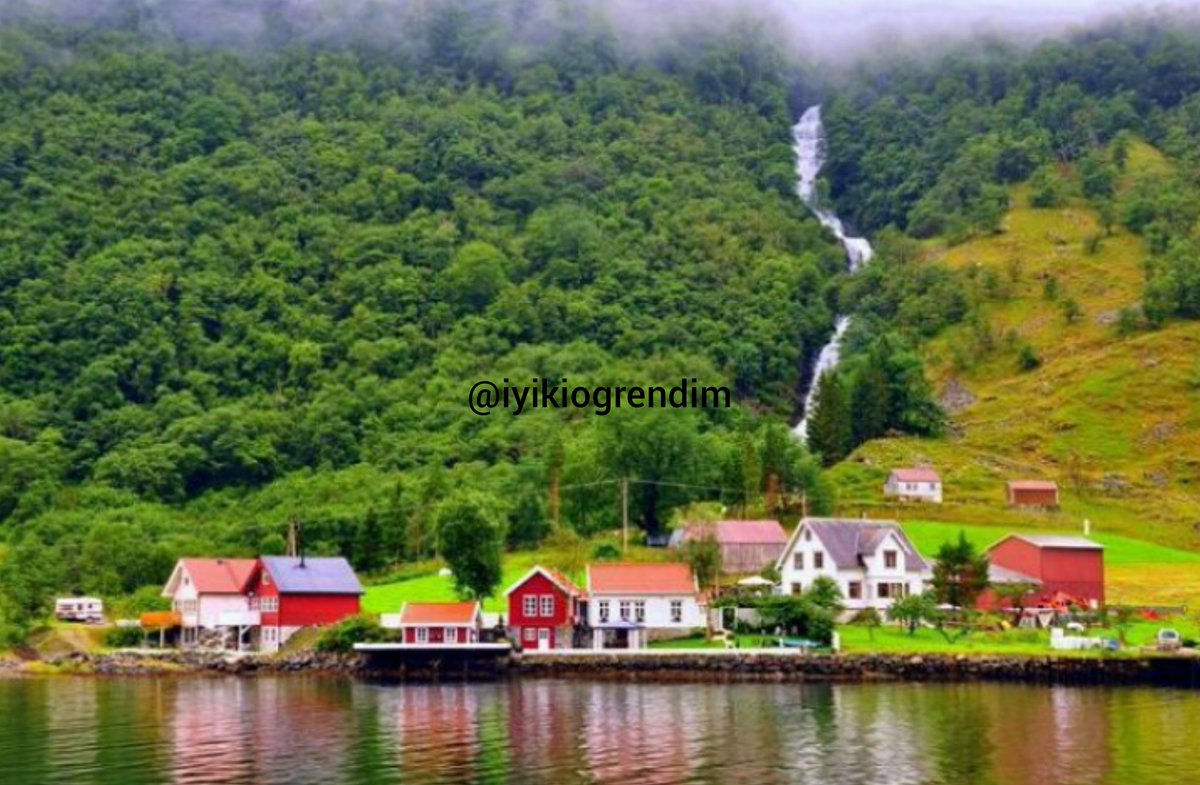 iyikiogrendim's tweet photo. Dünyanın en temiz havası Norveç'teki Svalbard adasındadır. Adaya ilk gidildiğinde baş dönmesi ve burun kanaması yaşanabiliyor. https://t.co/cr7vmEbpYu