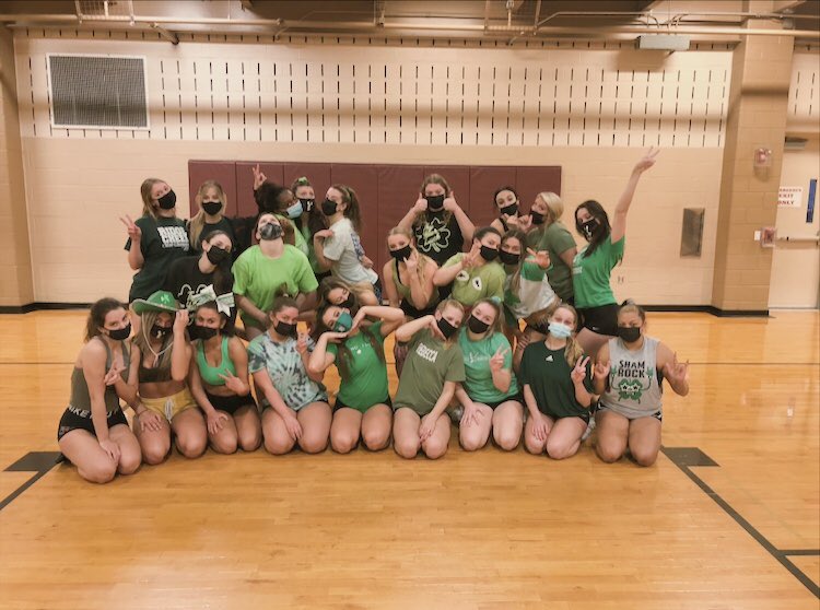 montclair_cheer's tweet photo. Are you feeling lucky? Happy St. Patrick’s Day we hope your day is magical and lucky🍀🌈🌟 https://t.co/Fud2Jmup0I