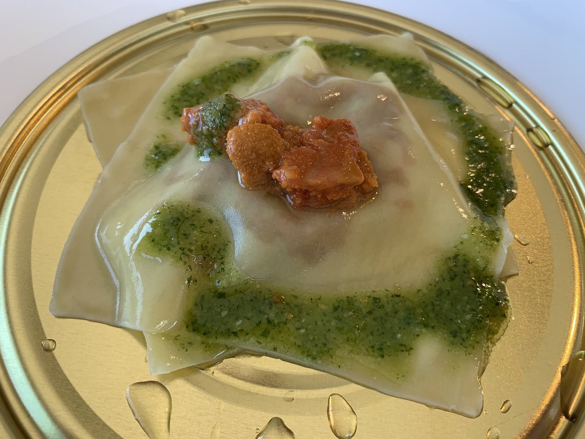 Visita a @CAgromar en El Musel (Gijón) tras la ampliación de instalaciones.
<a href="/zascandilgijon/">José Luis Camacho</a> se lució con un menú degustación basado en las conservas 

-Paté de sardinas
-Coca de bocarte
-Tortilla de huevas de merluza 
-Anchoa y mantequilla de anchoa 
-Lasaña de caviar de oricios