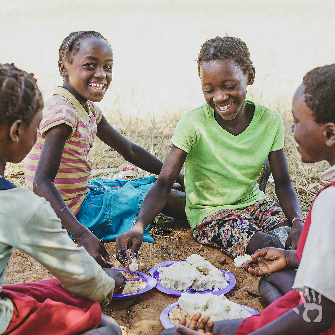 JoyceMeyer's tweet photo. A simple meal can bring so many smiles. Because of your love and support, we’ve had the privilege of giving away over 34 million meals to children and families in need—in 2020 alone! Thank you to the best partners we could hope for—you’re our heroes!! #HandOfHope #GiveHope https://t.co/nryVnxzF7f