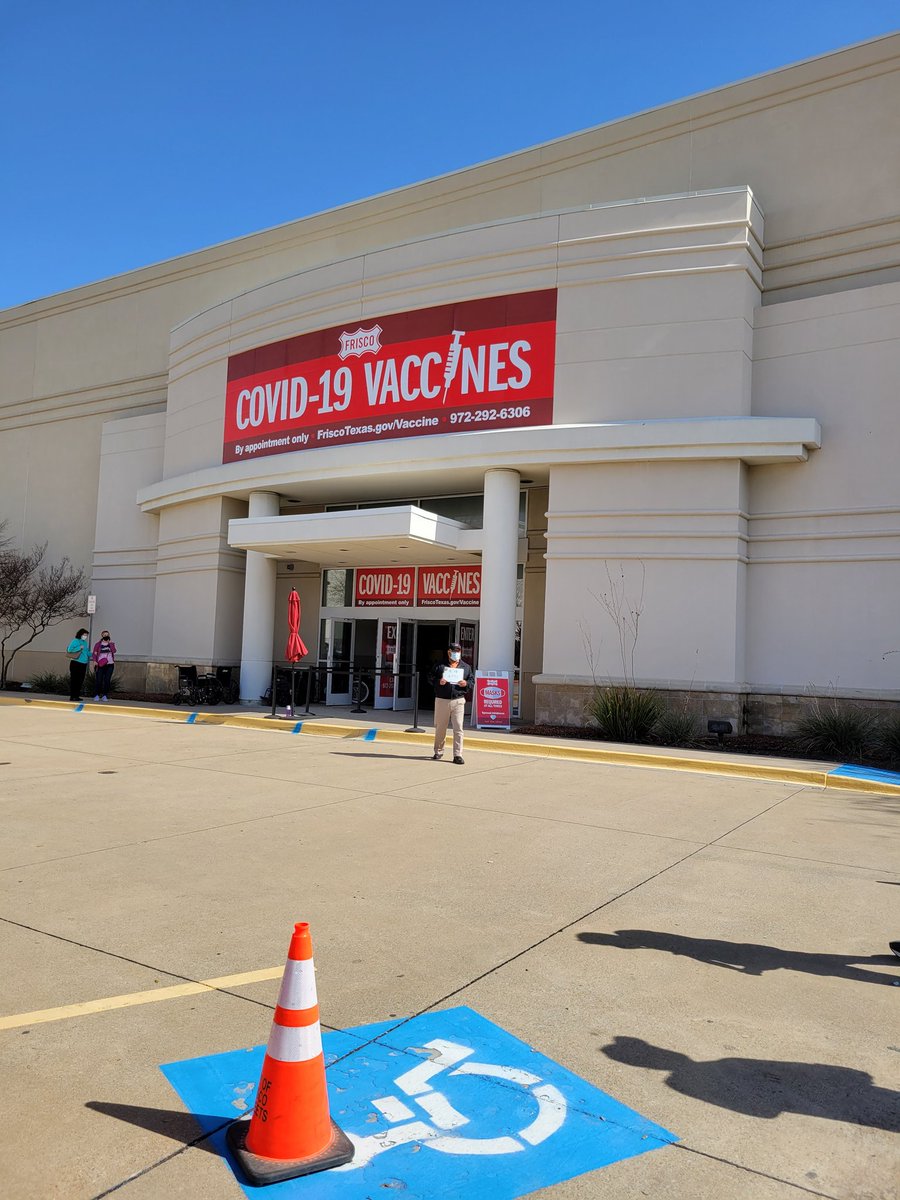 kpashupa's tweet photo. Kudos to the City of Frisco, Texas. They run an impressive vaccination operation from the former Sears store in Stonebriar Mall. 
#frisco #texas #CovidVaccine https://t.co/ZLYc6fcIFa