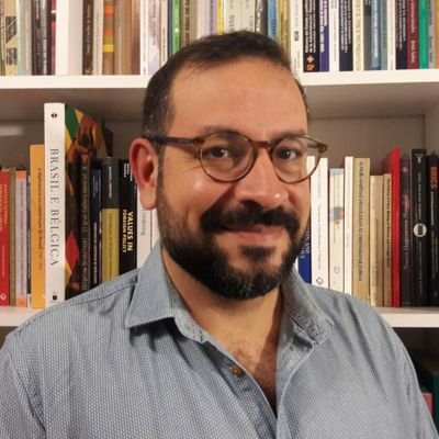 TDP72251322's tweet photo. #Jueves en Tierra de Periodistas conversamos con el politólogo @CamiloLpzBrn
La liberación de Lula, y la mirada profesional sobre un proceso que suma ahora un nuevo capítulo. 
📻98.3
📻99.9
https://t.co/AAmGLh6f92
▶️1️⃣2️⃣
⏹1️⃣4️⃣ https://t.co/RbJHZYHxIi