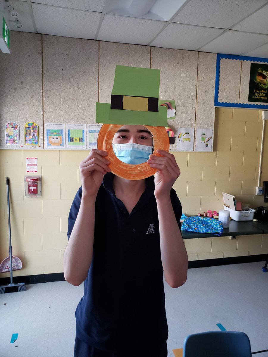 MsGreen321's tweet photo. Everyone felt the Irish spirit today in room 103! Sebastian enjoying some Jell-O he made yesterday, Cam showing his Leprechaun side, Hunter and Mr. Barclay enjoying some sun and Dominic giving the camera some serious style!!! 🍀🍀 @cquinlan44 @degs1000 @ClarkMcdougall https://t.co/iObb82rHoz
