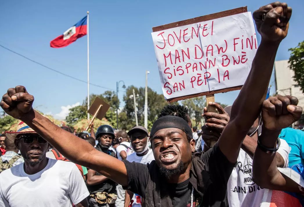 mefeater's tweet photo. We Stand with the people of Haiti, and are praying for their people. Free Haiti from US imperialism. 🇭🇹
#FreeHaiti https://t.co/AvBdwDfoIY