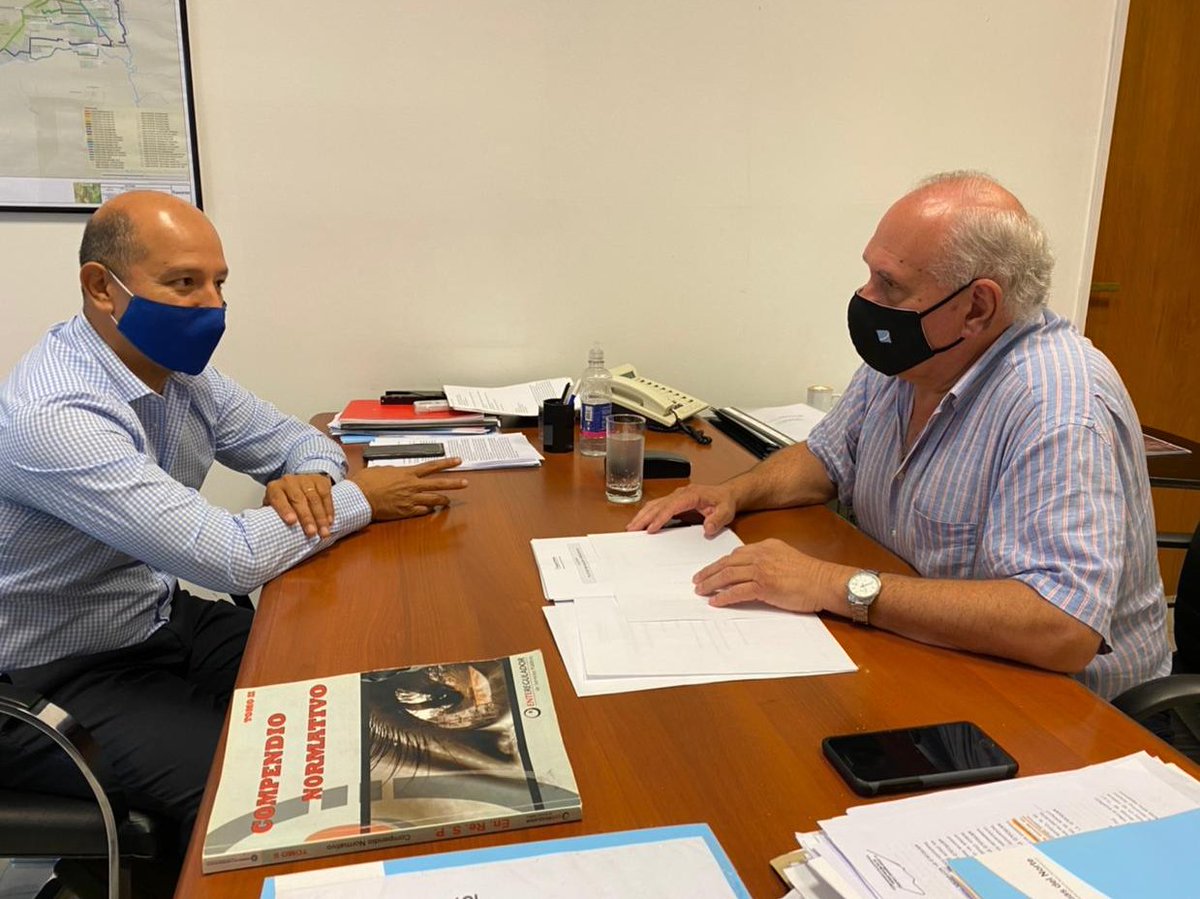 LMGarciaSalado's tweet photo. Con el presidente del Ente Regulador de los Servicios Públicos, Carlos Saravia, participamos de una reunión con los equipos técnicos 👩🏻💻👨🏽💻de #AguasdelNorte, #Unsa, #Enresp y la #FundaciónMediterránea. https://t.co/JMMhOwzEmO