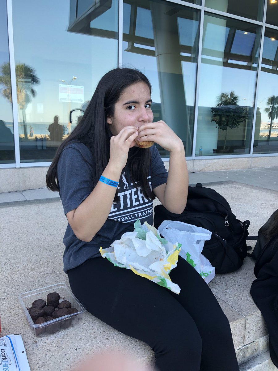 MichaelBettenh1's tweet image. The Dawgs have arrived in Corpus for state! And everyone made weight! Happy much? @PowerliftingMhs  @AthleticsMisd @MidlandHighVB @MaryKate_CBS7 @ErinReynoldsTV @TxHSPWL