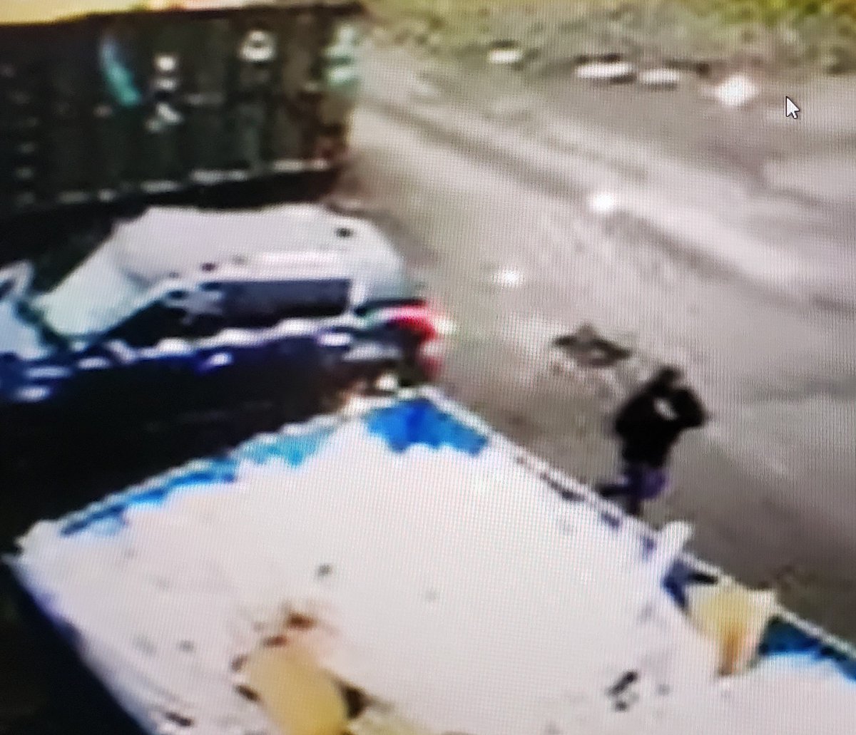 Can you ID?  Investigators are asking for the community's help identifying possible suspects from surveillance photos after a string of food cart burglaries in northern Marion County.  To learn more and see where to send tips visit: flashalert.net/id/MarionSheri…