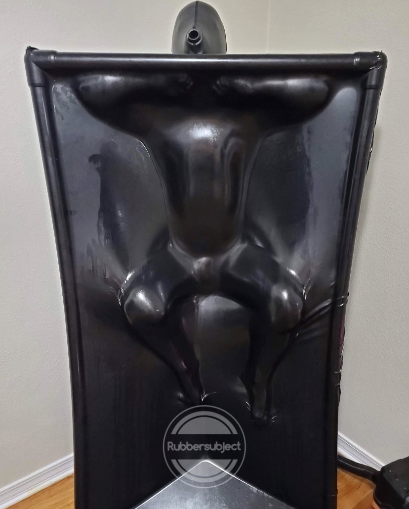 Rubber_Subject's tweet photo. Just hanging around ...
#vactower #gaybdsm #gaykink #gayrubber #rubberdrone #vacrack #vaccube #rubberboy #breathcontrol https://t.co/tv1oWG29cW