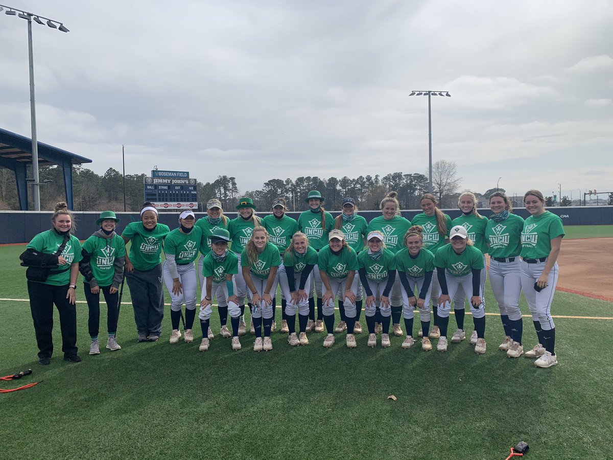 🍀Happy Day 🍀 Hope these green smiles send you cheer! 
#MUGreening
#educationinireland
#tourismireland
#GlobalGreening