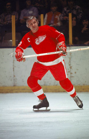 mikecommito's tweet photo. On this day in 1972, @DetroitRedWings' Alex Delvecchio became the third player in NHL history to record 1,200 career points #Hockey365 #LGRW https://t.co/LFPf08IwSv