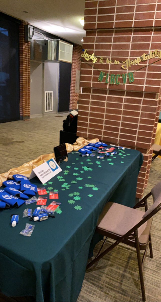swest8868's tweet photo. Not a typical Career Opportunity Day for the PRHA Students, but a Covid safe one for sure! #atu #rushhospitality #prha #20yeartradition #💚💛💚💛 #fightonfor20more #☘️ https://t.co/RLQ6TufnfI
