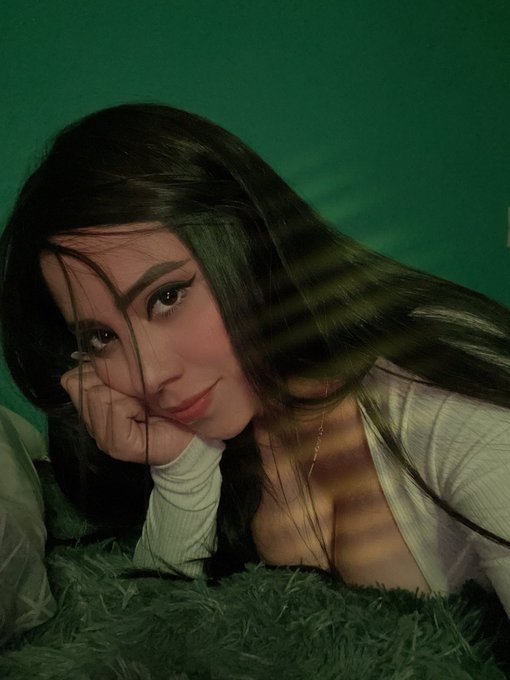 Cuando ten&iacute;a el cabello negro como t&uacute; conciencia  🖤 https://t.co/RzaZS2LfoK