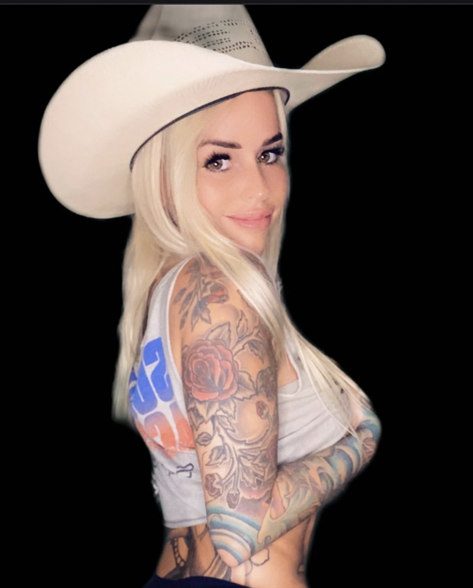 LexPlatinum8's tweet photo. Onlyfans link in bio! Daily content, and full nude #LinkInBio #of #CashAppBitcoin #nude #sex #adultindustry #tattooed #tattoo #repost #retweet #ink #texas #texasgirls #southerngirls #cowgirl #OOTD https://t.co/sAeIyvby1v
