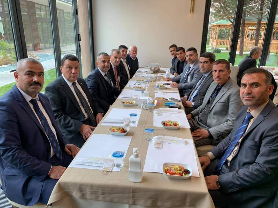 BozovaMhp's tweet photo. Milliyetçi Hareket Partisi Şanlıurfa İl Yöneticilerimiz, İlçe Başkanlarımız ve Üst Kurul Delegelerimizle Gazi Meclisimizde Halil İbrahim sofrası bereketinde yemeğimizi yedik. Liderimiz Sayın Devlet Bahçeli Beyin emrinde Milletimizin hizmetindeyiz. #NeMutluTürkümDiyene https://t.co/zDXfsHpSC7