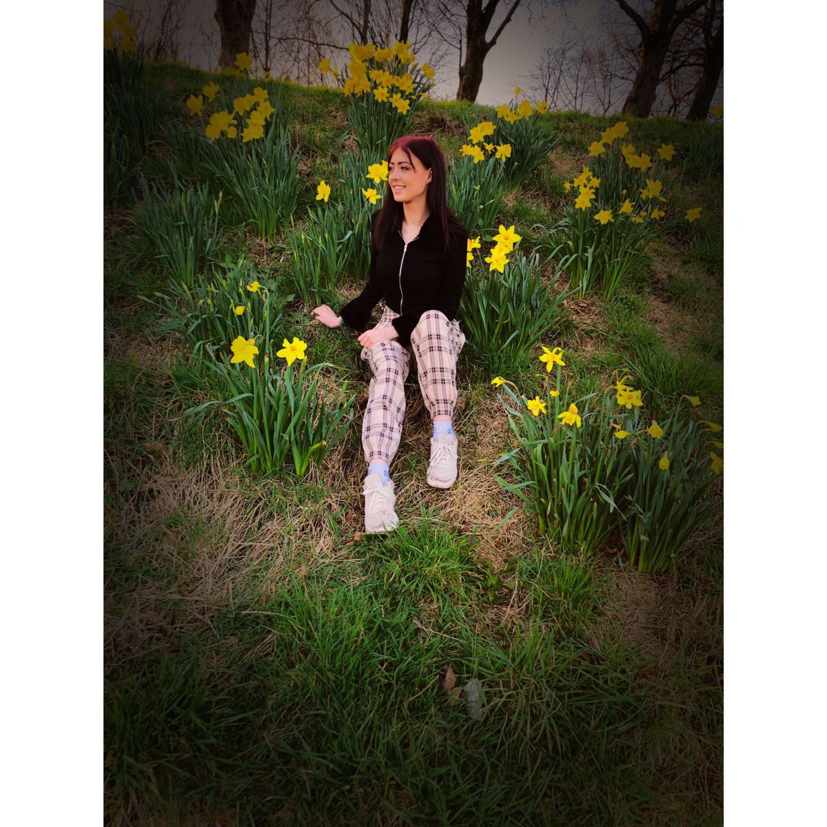 chlooless1's tweet photo. #outdoors #picoftheday #model jokes I’m not #notamodel https://t.co/9Umb3nJ7pc