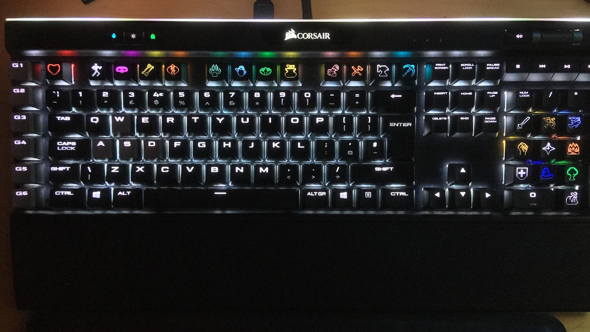Old School Runescape Typing In Old School 101 We Are Loving These Custom Skill Based Keycaps Made By De Lukas T Co Glslduayov Twitter