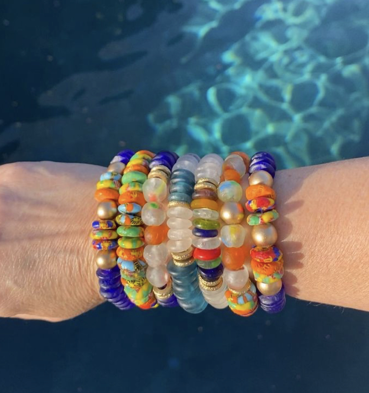 TheBeadChest's tweet photo. Love this springtime style by @paomar.jewelry on #IG.
Browse Similar Styles Here -
https://t.co/n4SRA7V0fc
#TheBeadChest #EthicallySourced #Jewelry #Chic #AfricanBeads #StoneBeads #StackerBracelets #Beads #JewelryDesigner #JewelryBlogger #Blogger #Etsy #EtsyShop #DIY https://t.co/zVlTkRUwS4