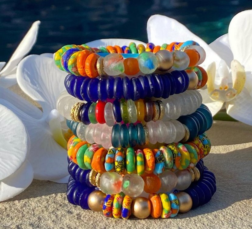 TheBeadChest's tweet photo. Love this springtime style by @paomar.jewelry on #IG.
Browse Similar Styles Here -
https://t.co/n4SRA7V0fc
#TheBeadChest #EthicallySourced #Jewelry #Chic #AfricanBeads #StoneBeads #StackerBracelets #Beads #JewelryDesigner #JewelryBlogger #Blogger #Etsy #EtsyShop #DIY https://t.co/zVlTkRUwS4