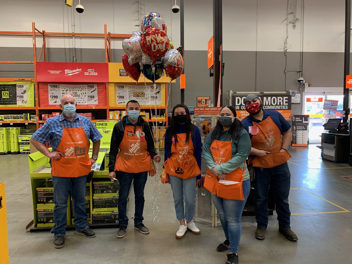 angel_c6618's tweet photo. Happy Birthday to our Ops ASM Juan!!π₯³π€ͺ @Juan_Franco9 @kacy_lelievre @fernando102515 @MattEberhardHD #HomeDepot #UnstoppableMerced #Merced6618 https://t.co/9gHGKWYa2r