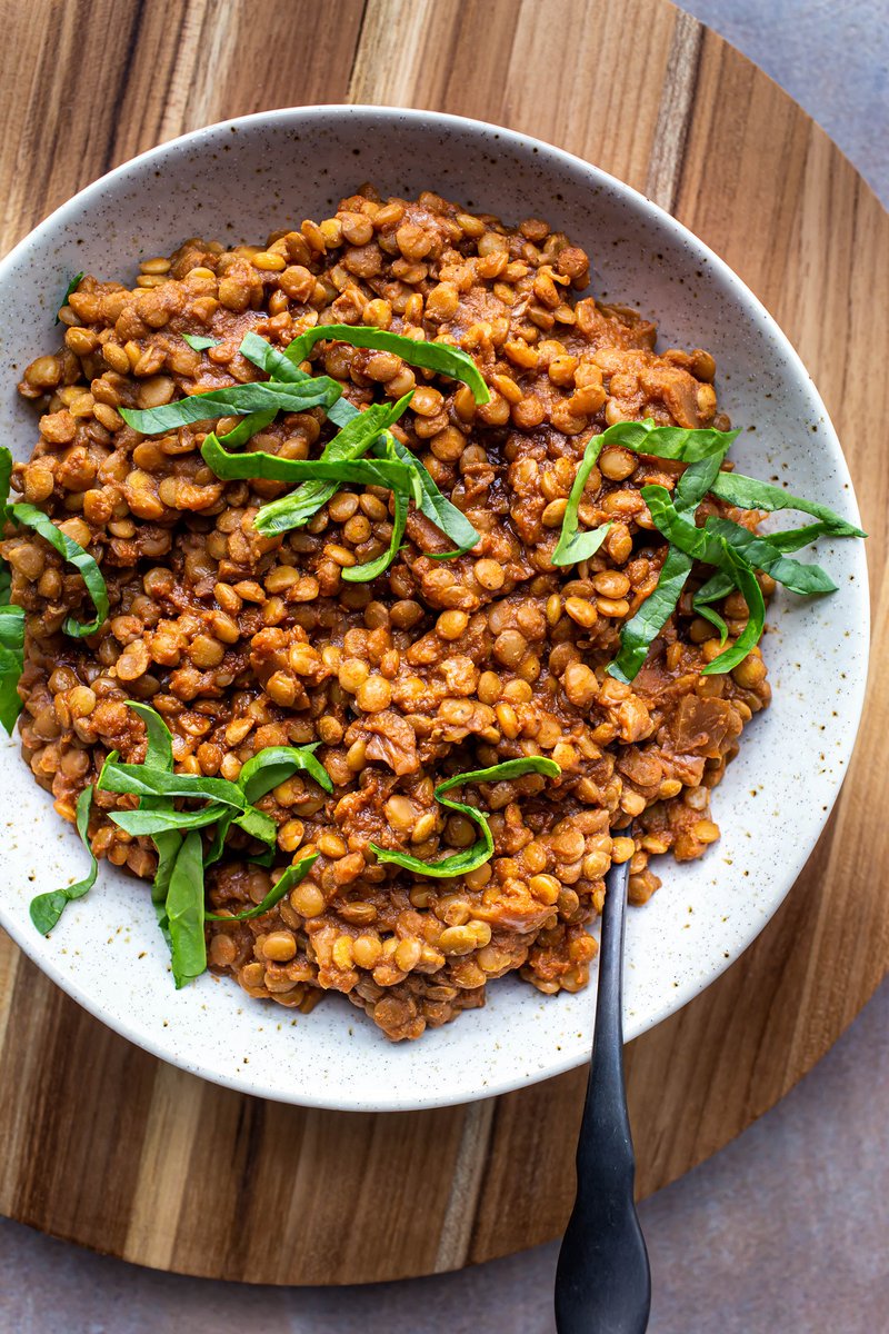 NEW RECIPE! Vegan Instant Pot Smoky Lentils! Hearty, full of flavor and incredibly delicious. thevegan8.com/vegan-instant-…