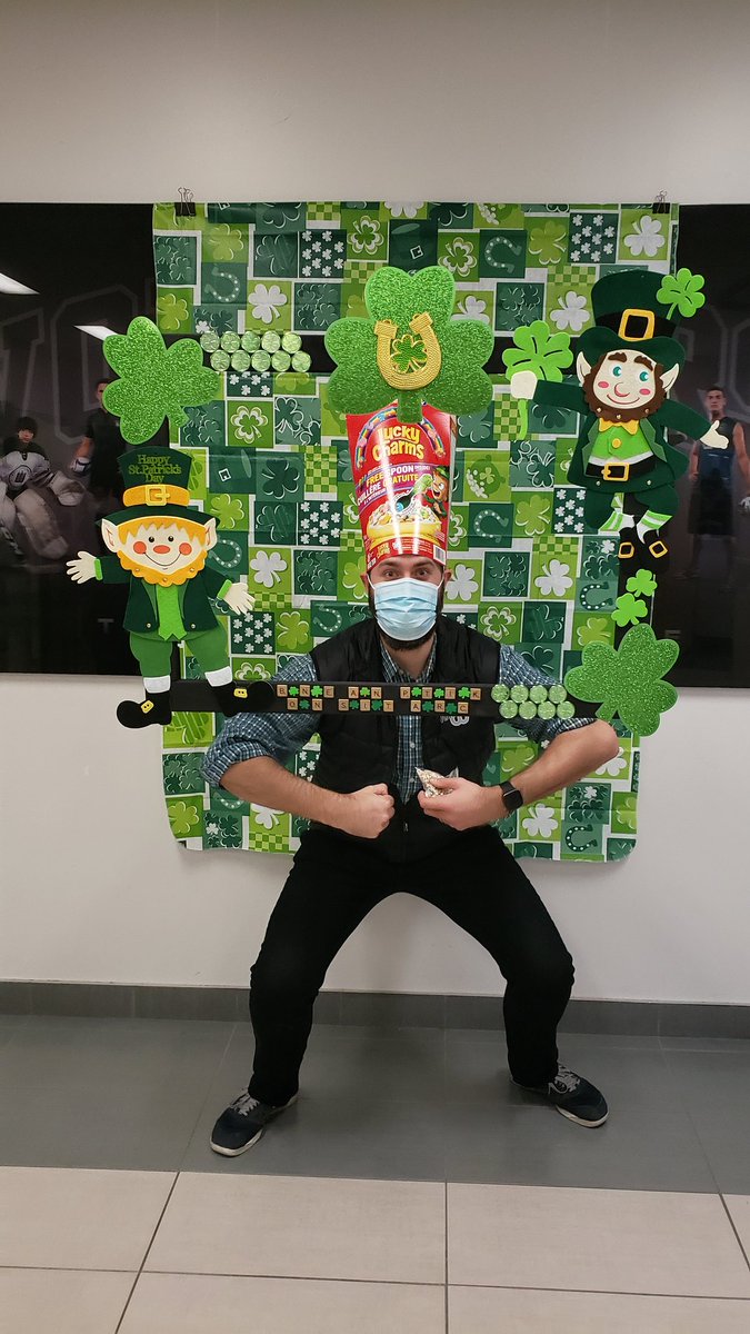 Mr_Fequet's tweet photo. Bonne Saint Patrick à tous les élèves et membres du personnel @WICMtl 

It was great to hear some laughter and see some joy in the hallway today! https://t.co/ZebTMZsosm
