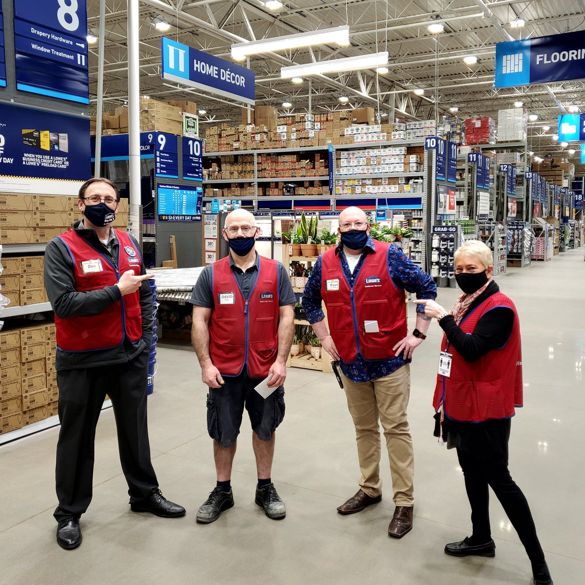 Jeremy43102459's tweet photo. Say hello to David at Store 609.  He is the backbone of the flooring dept.  Thank you for all you do!  @BlueBoxR1 @LBishPlants @AMcHenry1221 @AMiller_RVA @BenitoKomadina https://t.co/LQm54rmZh6