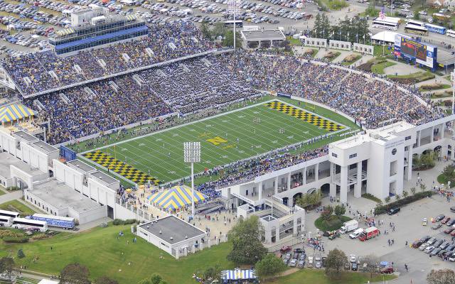 Maverick_b5's tweet photo. Extremely excited to announce my first D1 OFFER!!! Thanks @CoachIvinJasper @PJVolker @NavyFB!! @CoachMikeKlein @SilveyConnor @Timothy68411720 @ChrisBoyleDBNJ https://t.co/bll7oxIYFy