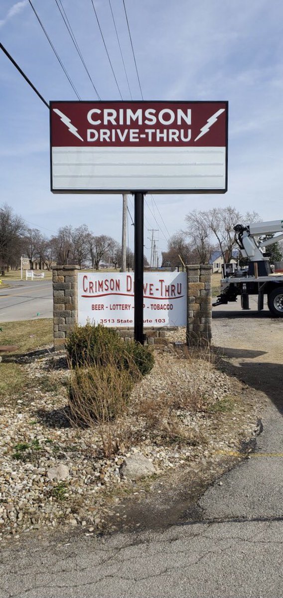 BradySignCo's tweet image. Some cool in progress and completion photos of a new pylon sign down in Willard one of our crews finished up today. #OurSignsMeanBusiness #PylonSigns #PoleSigns #LED #UL