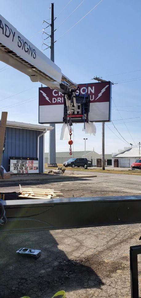 BradySignCo's tweet image. Some cool in progress and completion photos of a new pylon sign down in Willard one of our crews finished up today. #OurSignsMeanBusiness #PylonSigns #PoleSigns #LED #UL