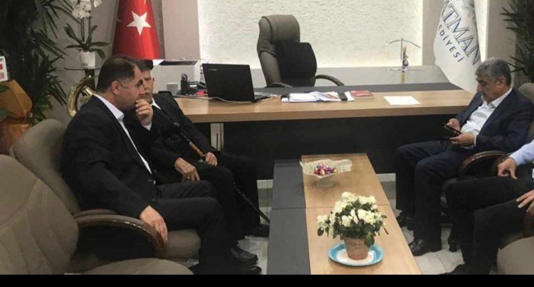 durucasevdalisi's tweet photo. Şimdi mi devlete sığınmak aklınıza geldi Daha düne kadar hendek provakasyonlarında ipek yolunu trafiğe kapatan siz değil miydiniz ? terör sevdalıları #NusaybineSesVerin https://t.co/gElrxN3dOZ