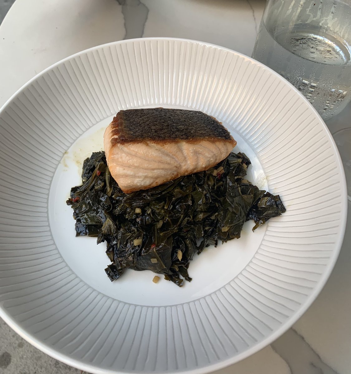 winerylover's tweet photo. The Love.
Location: 130 South 18th Street Philadelphia, PA 19103 ( Rittenhouse Square Area)
Swipe ——> to see drink and foods.
(Menu change due to Covid)
- Salmon with collard greens
- Crab cake with collard greens
#winewithe #wine #lovewine #datenight #rittenhousesquare https://t.co/TFcRlcbiEF