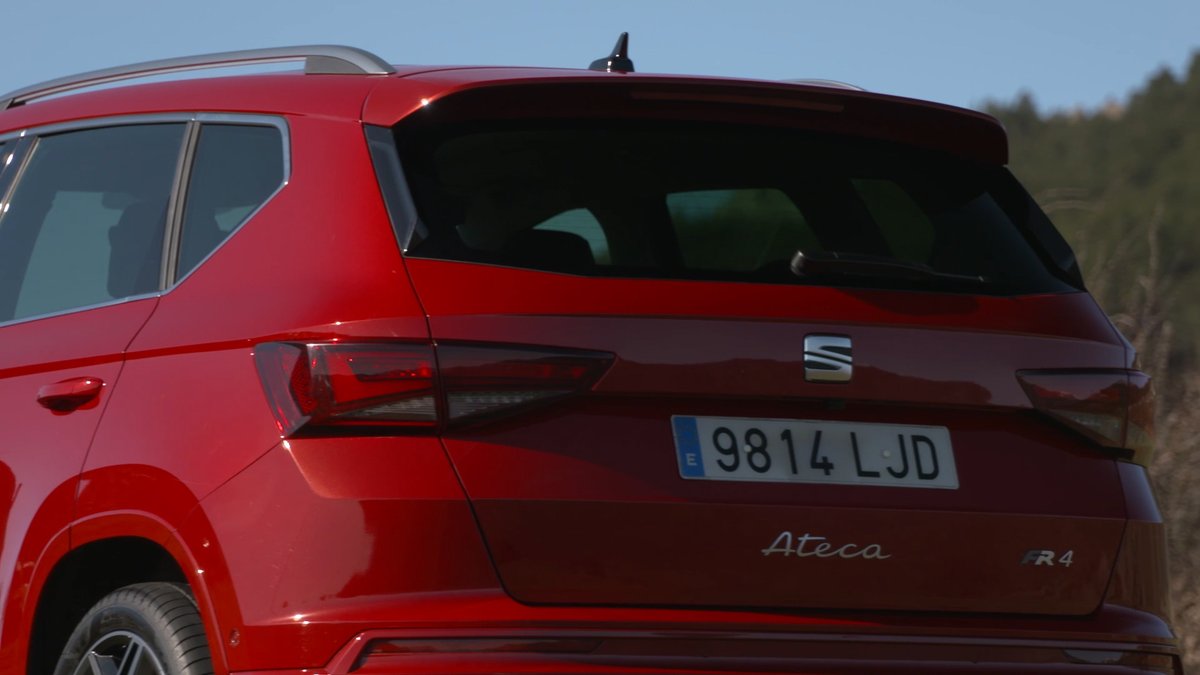 CCubicos's tweet photo. El domingo en #CCúbicos253 @BorjaUrteaga prueba el @tuSEAT #AtecaFR.
Uno de esos coches que quizás no destaca en nada, pero que tienen todo lo que nos gusta... 😏
Te esperamos el próximo domingo a partir de las 10 am en @antena3com.
@puntalproduc @FSalvadorCabos https://t.co/zELrBwFseY