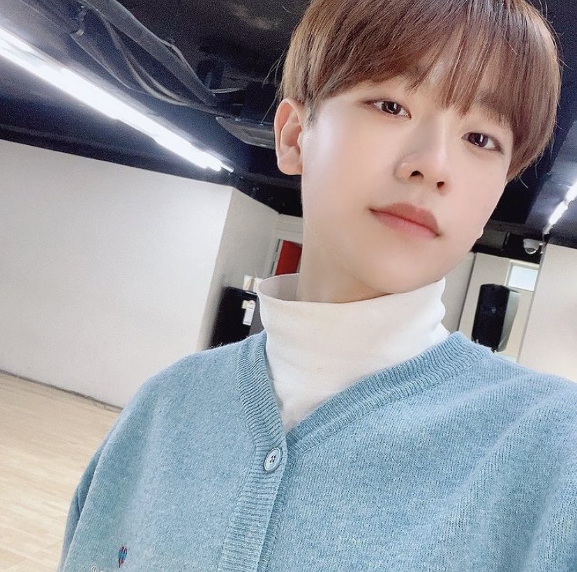 littledonghyun's tweet photo. im so so sorry for being ia on this acc, but ive been busy and having hard times to catch up with everything in one time but i’ll be back soon and updating or interact with you guys! https://t.co/Zmkvlp1d0Y
