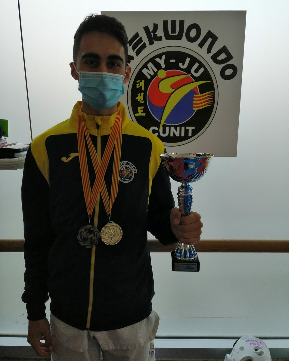 JuSitges's tweet image. PROYECTO MY JU
Davd Lorente recoje su reconpensa economica de parte del Proyecto My Ju y todos sus empresas colaboradoras.
Felicidades David 👏👏👏👏👏