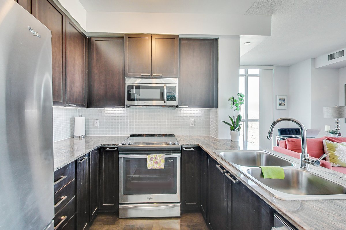 MoveBravely's tweet photo. Look at this gorgeous condo! #JustListed. 2 bedrooms, 2 baths, very spacious. DM me for details. https://t.co/amwEqWYsiS