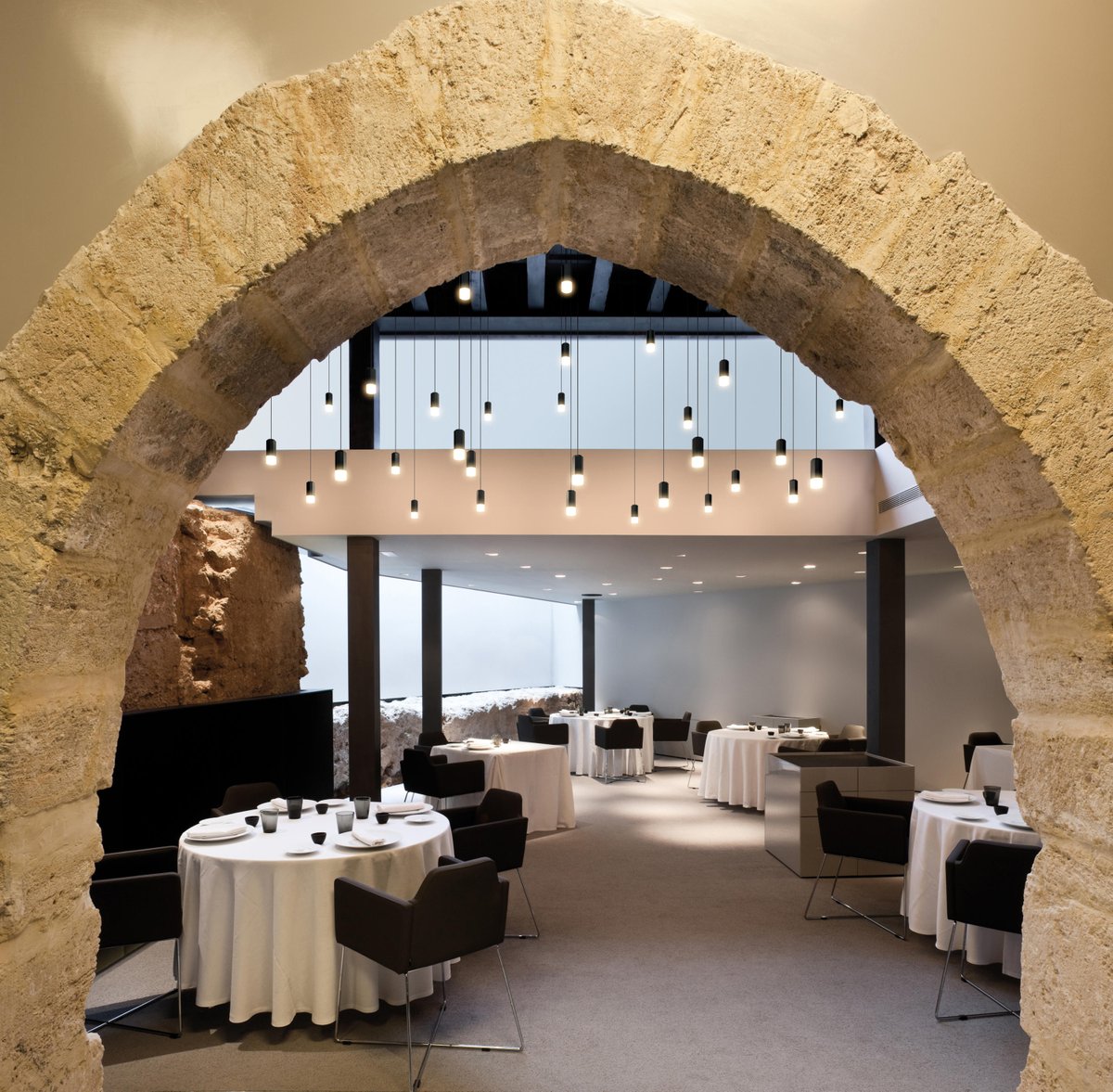 Wow_Lighting's tweet image. The @VibiaLight Wireflow Freeform by Arik Levy.

Elegant structure of fine cables and LED terminal by Wireflow allows the combination of multiple individual pieces to carry out major graphic lighting installations.

Read more: bit.ly/2OzbDS1

#wowlighting #vibiamiles