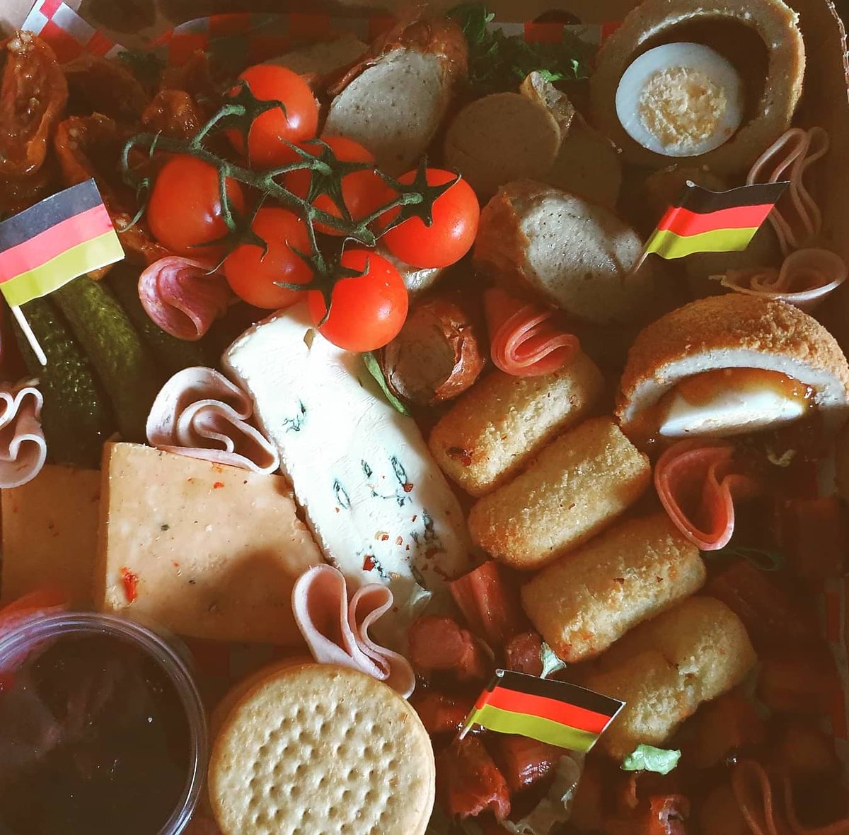PIEd_PIEper's tweet photo. It's been a busy but special day after receiving my first orders via @chester.eat, plus our own pre-orders!
#tapas
#ploughmans
#germanoktoberfest
#CheltenhamFestival
#gentlemansbox
#StPatricksDay https://t.co/eMgmvcZgV4
