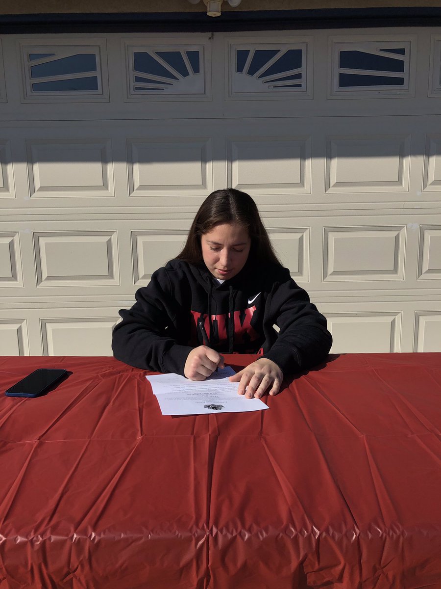cloviscrushwsoc's tweet photo. Congratulations to Brooke Gill (Madera HS โ18) for committing to transfer and play for NAIA University of Indiana Kokomo this fall! Go Crush!!! #gocrush #crushsoccer #cloviscrush @ClovisCCC @ladyyotesoccer @IUKSoccer https://t.co/gyikWPOKwp