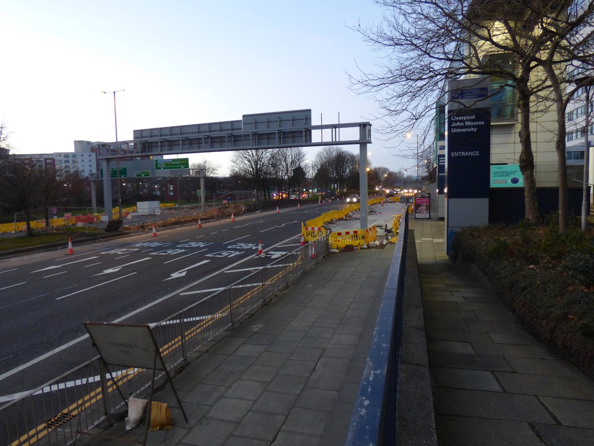 DrBobLJMU's tweet image. I must have been pining for Byrom St so I let my exercise walk take me that way this evening. The answer to the questions "Can we have a replacement footbridge?" appears to be "Yes of course we can move the pedestrian crossing" #roadsafety #risk #cheapsolution