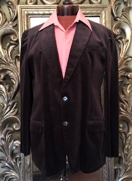 ginminvin's tweet photo. Good Evening #vintageshowandsell fellows , I’ll begin with this Mens' #Vintage #VelvetJacket #VelvetBlazer 44" Chest. #1980s #DarkChocolate Brown, #CottonVelvet  #EveningJacket. #Dapper #MensJacket, #MadeinEngland https://t.co/cMMmxGmXwz https://t.co/SjEa1AS5uW
