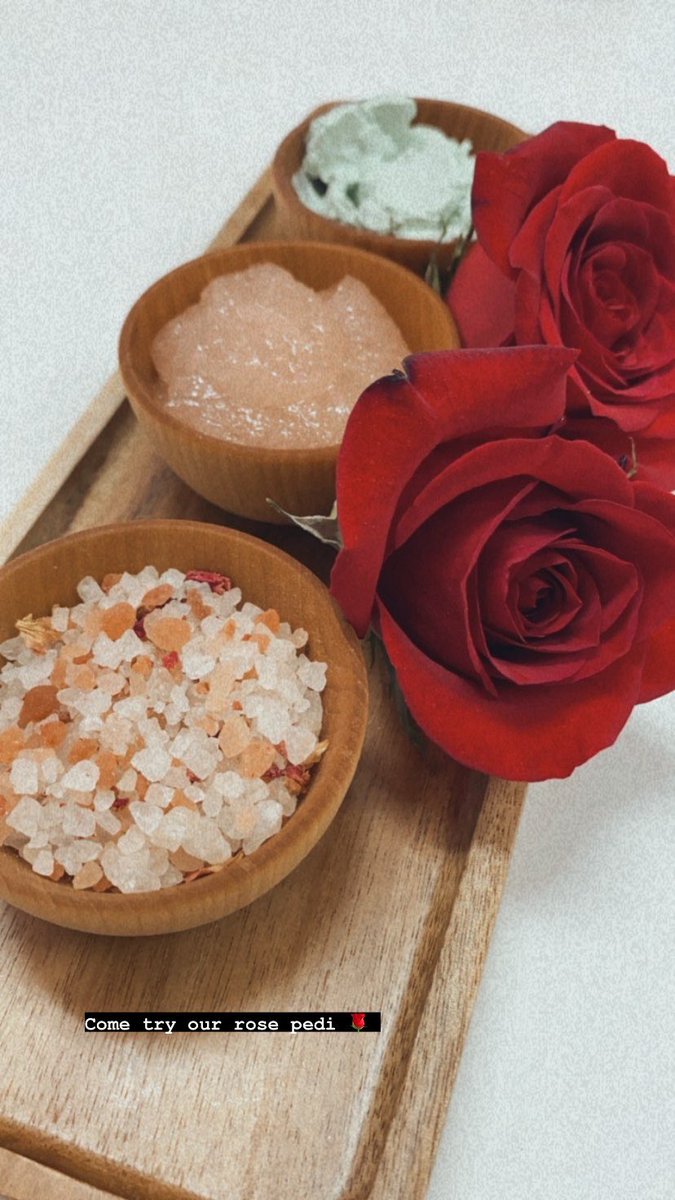 Iamfilipinaa's tweet photo. Try my line of luxury pedis! πΉβ€οΈ
#rva #rvanailtech https://t.co/BPwL1T8lln