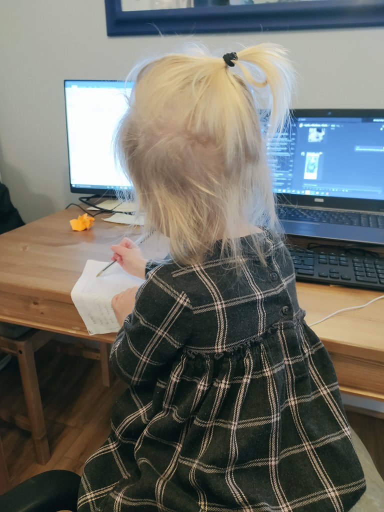 EdTech_Chris's tweet photo. My little helper this afternoon! #teachertwitter #daughtersarethebest #educatorinthemaking https://t.co/wSbxZ333cs