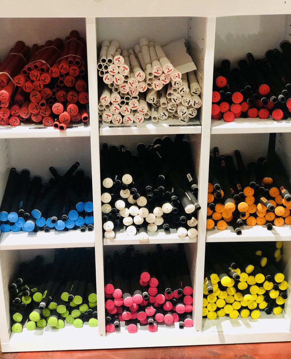 kbsgolfx's tweet image. Want a pop of color added to your bag? Get the custom KBS grip available in a variety of colors. Which one are you picking? #customizeyourgame #golfgrips #kbsgolfexperience @puregrips @LamkinGrips
