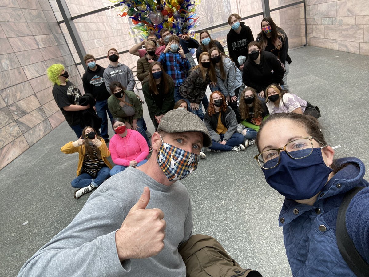 tylerhinton's tweet photo. Field Trip!! Best day ever!! @joslynartmuseum @HotShopsArt https://t.co/Mb6bKmjUyl