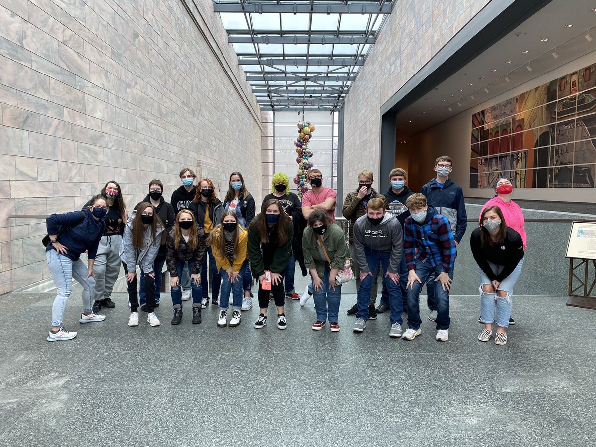 tylerhinton's tweet photo. Field Trip!! Best day ever!! @joslynartmuseum @HotShopsArt https://t.co/Mb6bKmjUyl