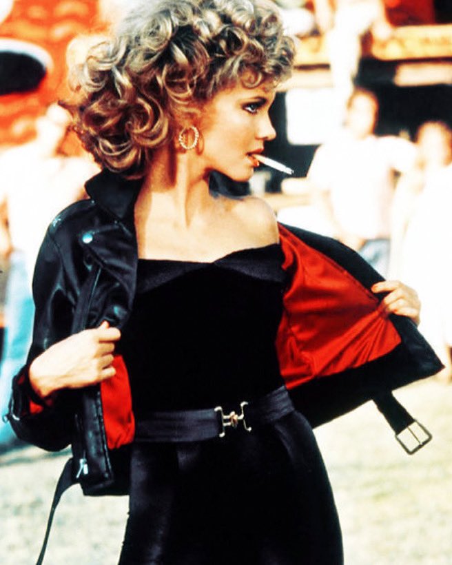 acfcreative's tweet image. All day, everyday in my world ⚔️

#curlsrule #grease #WednesdayMotivation