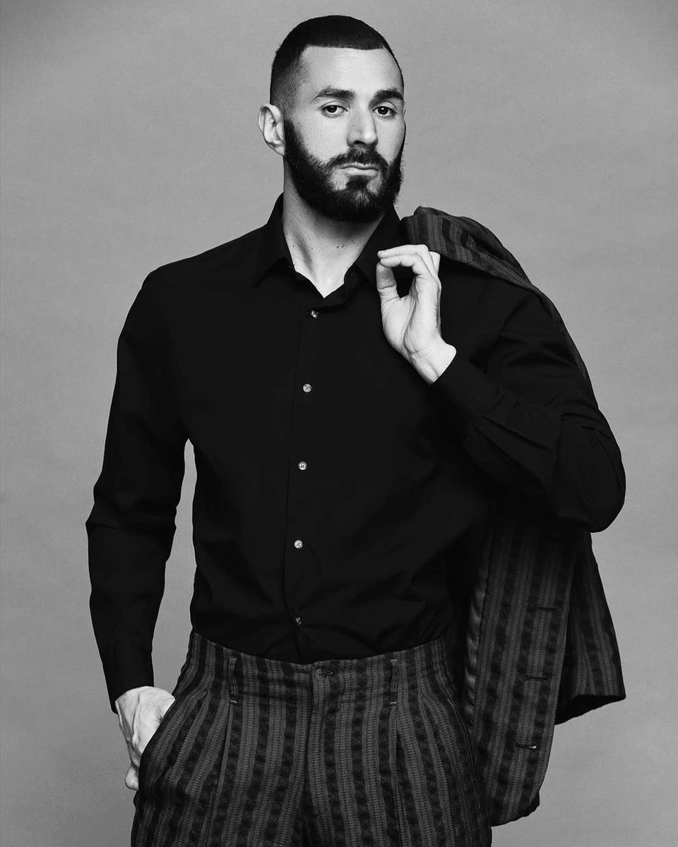 Benzema's tweet photo. Changes 💥 #Nueve https://t.co/6b4Z0MkoBf