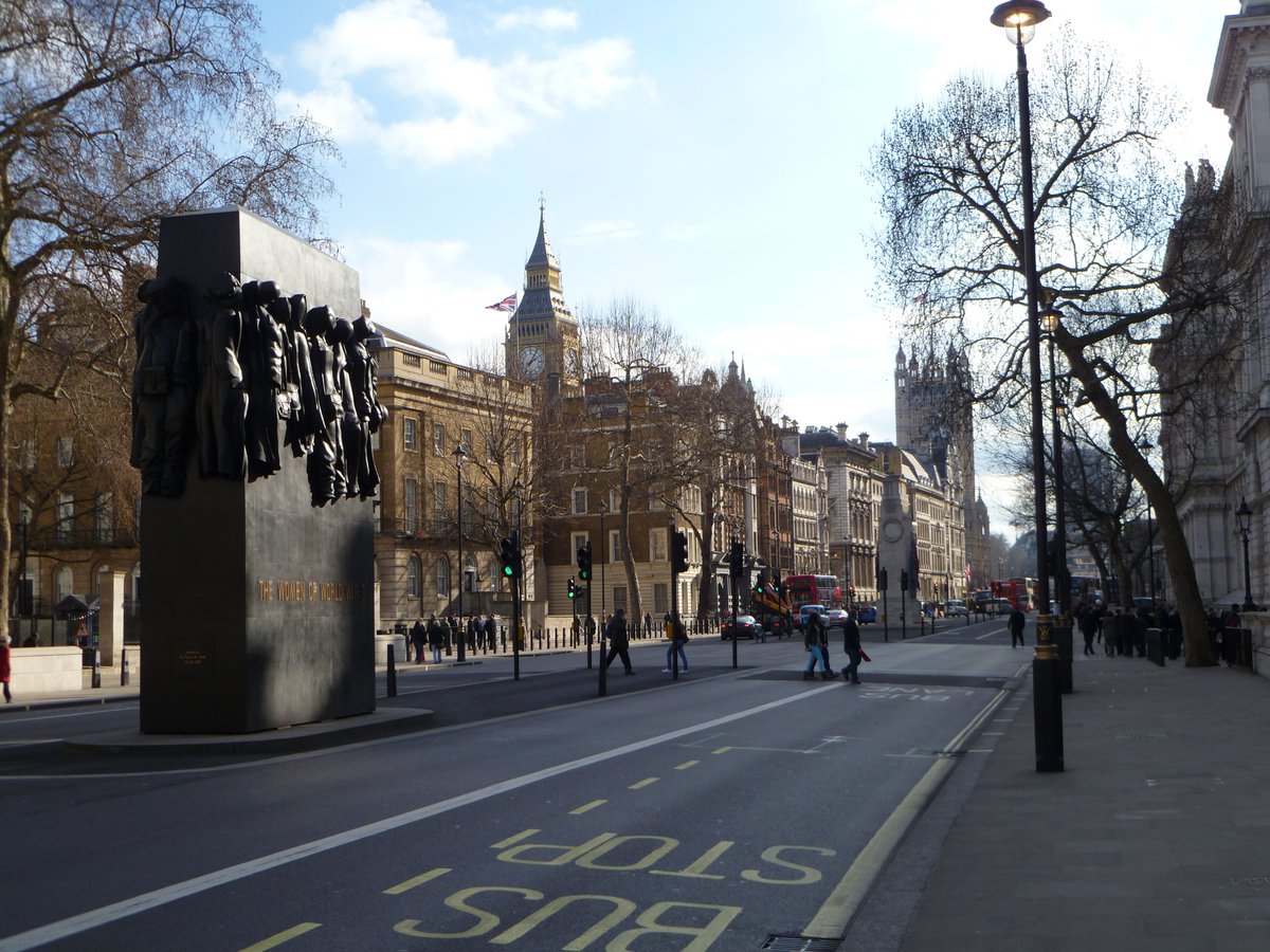 AlinaGrishchen1's tweet photo. Whitehall is a street in the center of London, the name of which has become a household name for the British government. Leads from the British Parliament building in Westminster to Trafalgar Square. Previously, the eponymous royal palace was located here. https://t.co/CruCeSffPP