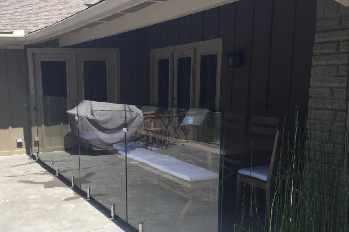 Poolsafetyusa's tweet image. Home is where you spend time with those you love the most. We’re proud to create safer spaces for you and yours. #poolsafety #poolfences